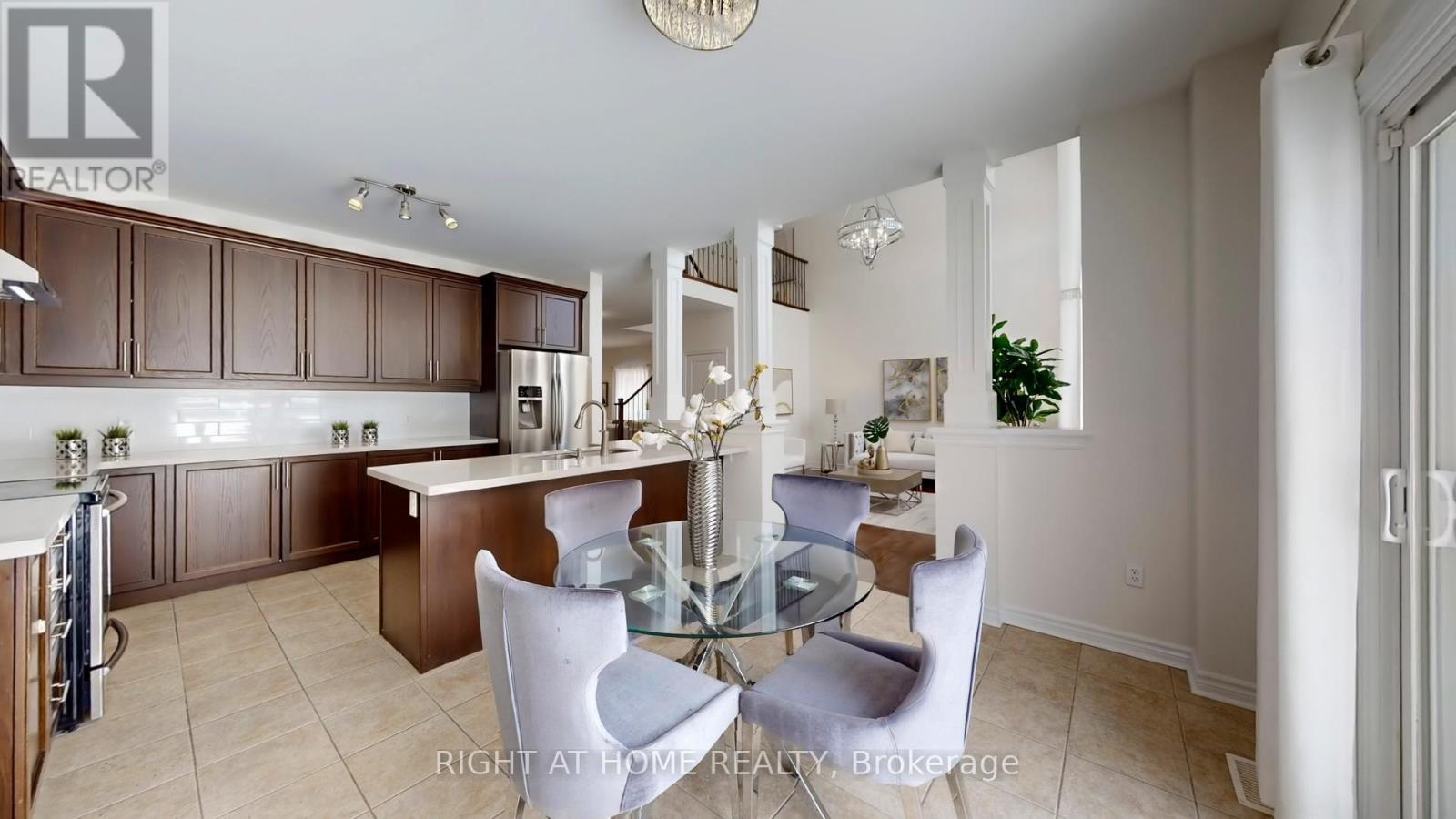 20 Charlemagne Avenue, Barrie, Ontario  L4M 0A7 - Photo 10 - S12726946