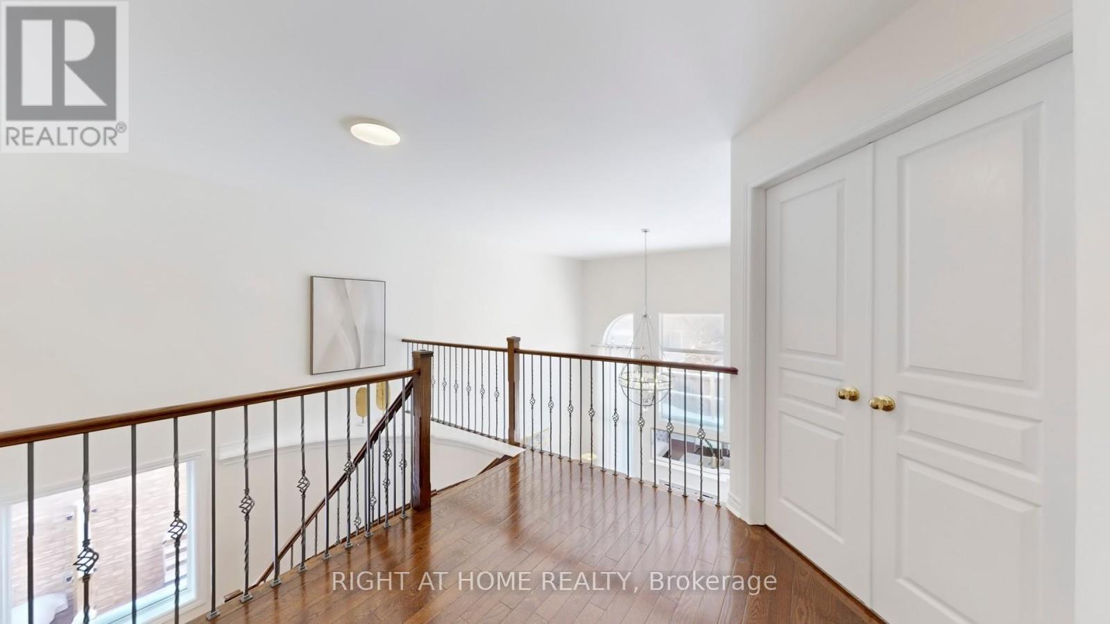 20 Charlemagne Avenue, Barrie, Ontario  L4M 0A7 - Photo 19 - S12726946