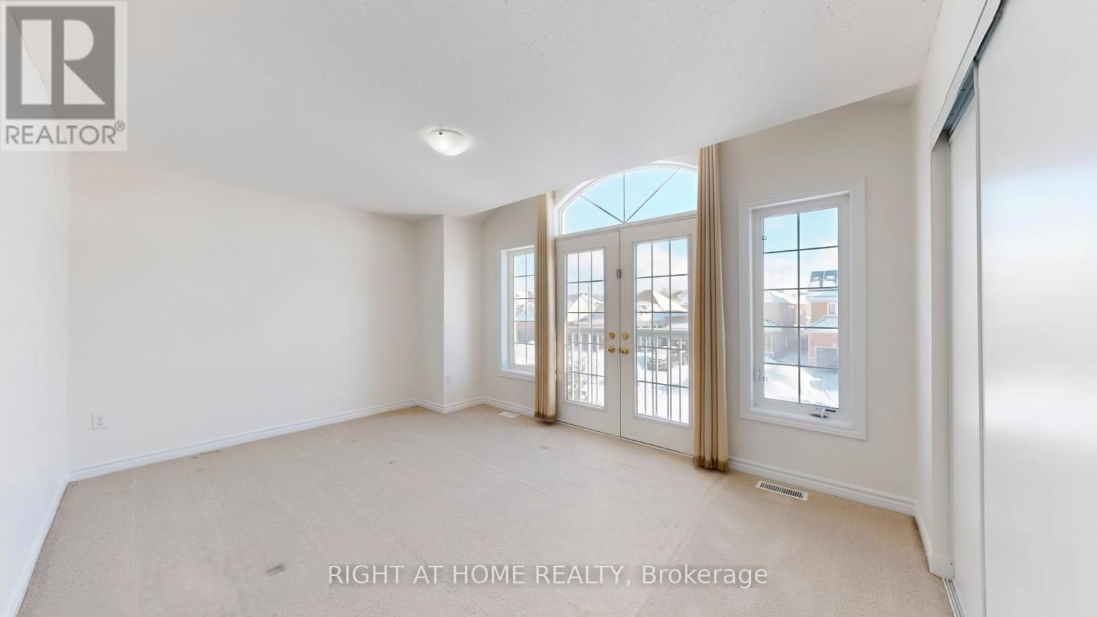 20 Charlemagne Avenue, Barrie, Ontario  L4M 0A7 - Photo 28 - S12726946