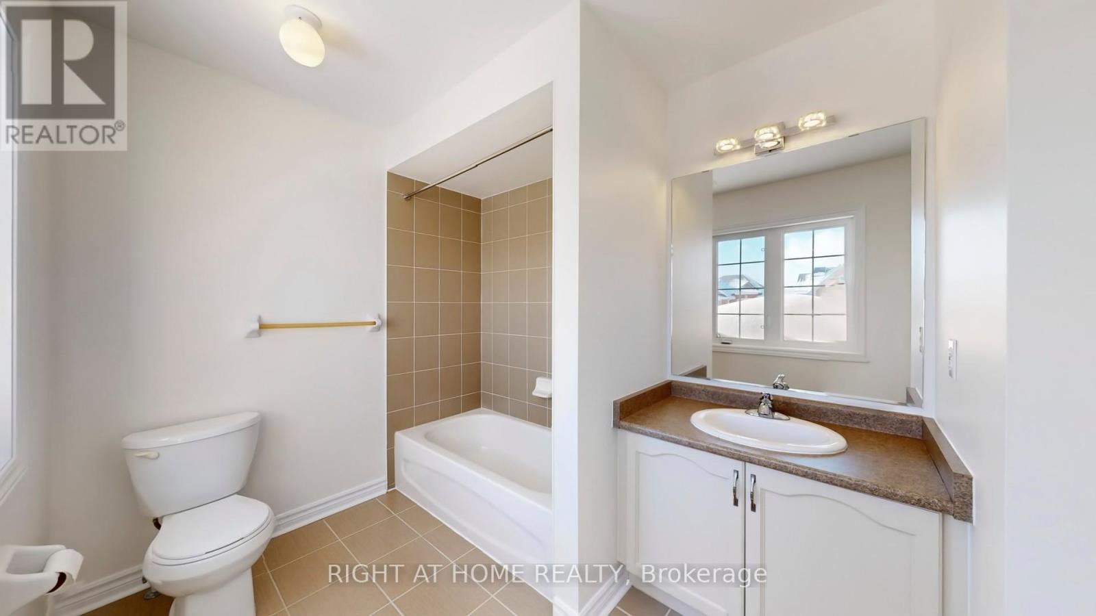 20 Charlemagne Avenue, Barrie, Ontario  L4M 0A7 - Photo 29 - S12726946