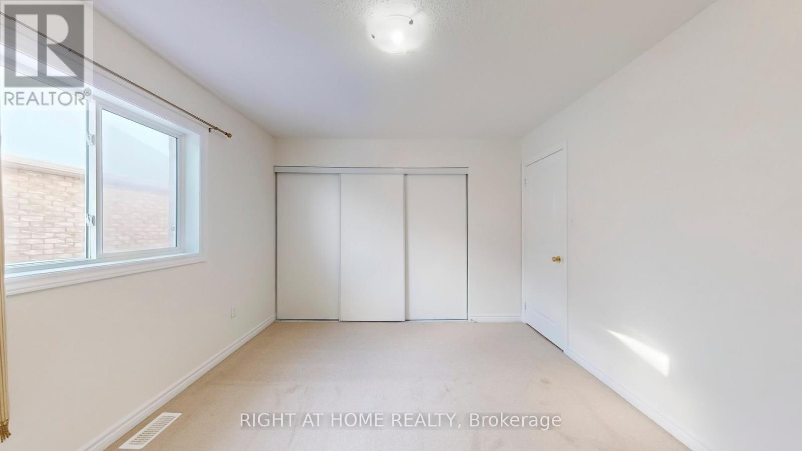 20 Charlemagne Avenue, Barrie, Ontario  L4M 0A7 - Photo 35 - S12726946