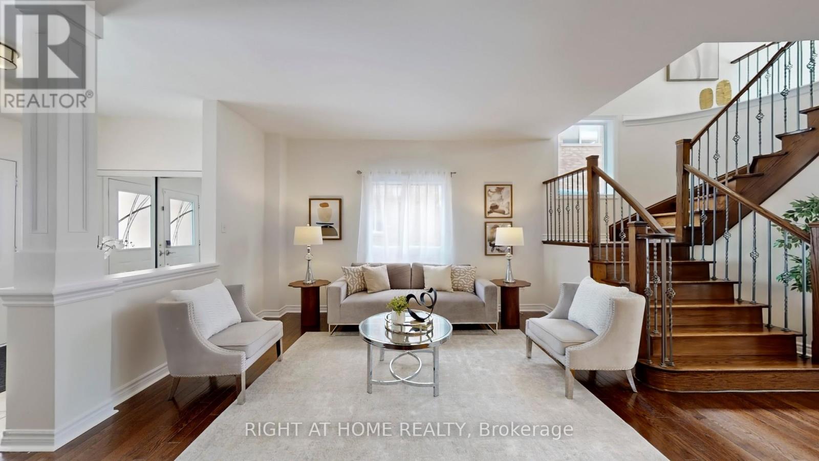 20 Charlemagne Avenue, Barrie, Ontario  L4M 0A7 - Photo 4 - S12726946