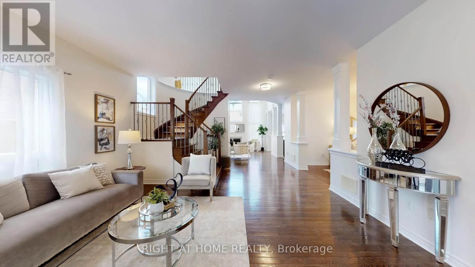 20 Charlemagne Avenue, Barrie, Ontario  L4M 0A7 - Photo 6 - S12726946