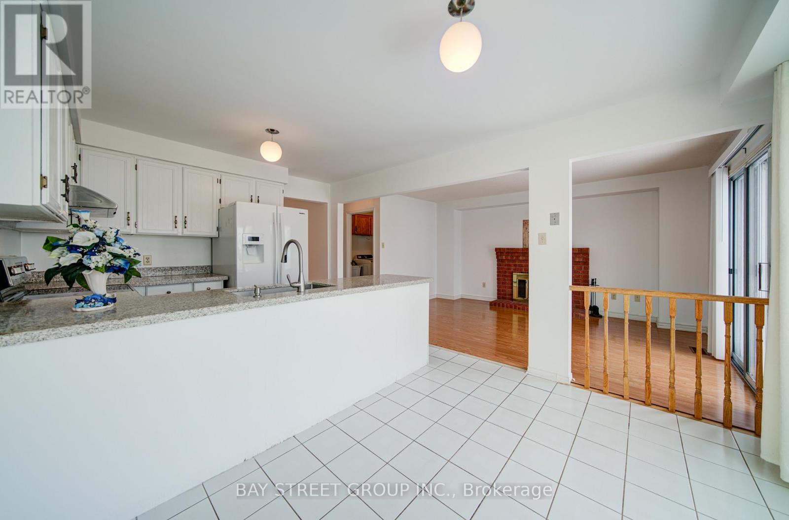 24 Militia Trail, Markham, Ontario  L3R 9H6 - Photo 17 - N12693624