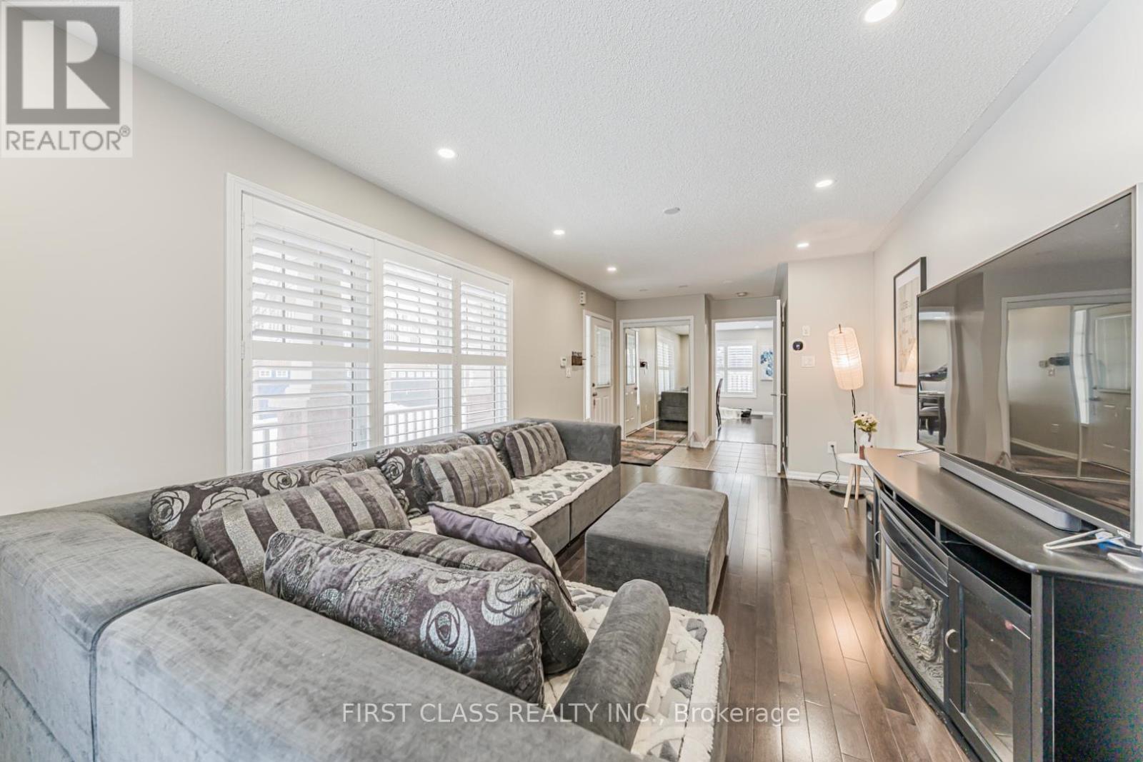 238 Whetham Heights, Milton, Ontario  L9T 0P2 - Photo 11 - W12726900