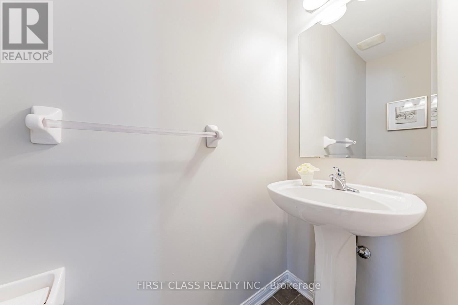 238 Whetham Heights, Milton, Ontario  L9T 0P2 - Photo 13 - W12726900