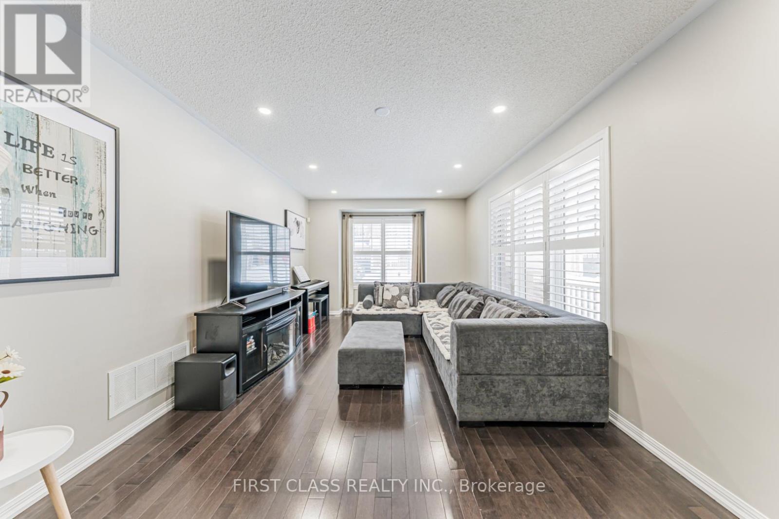 238 Whetham Heights, Milton, Ontario  L9T 0P2 - Photo 8 - W12726900