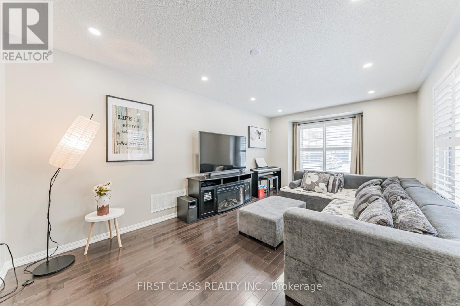 238 Whetham Heights, Milton, Ontario  L9T 0P2 - Photo 9 - W12726900