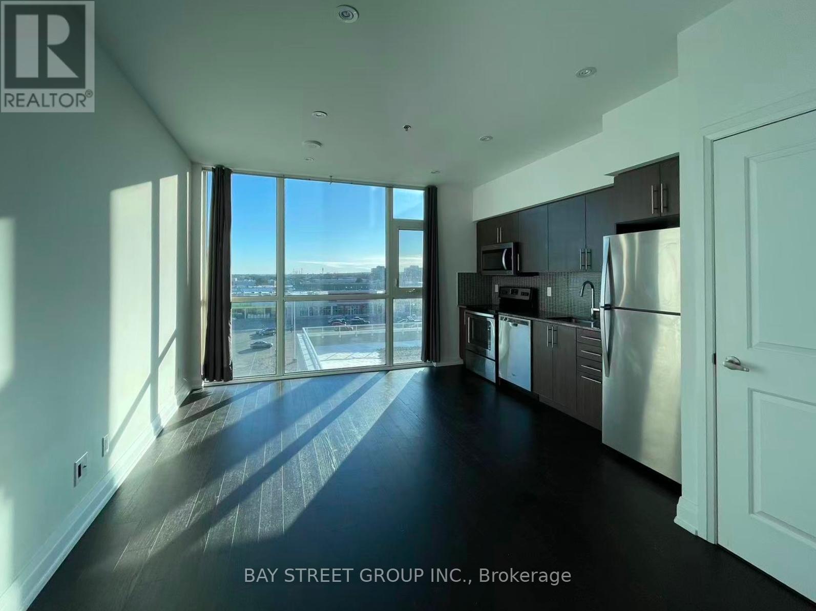 515 - 65 Speers Road, Oakville, Ontario  L6K 0J1 - Photo 2 - W12726922