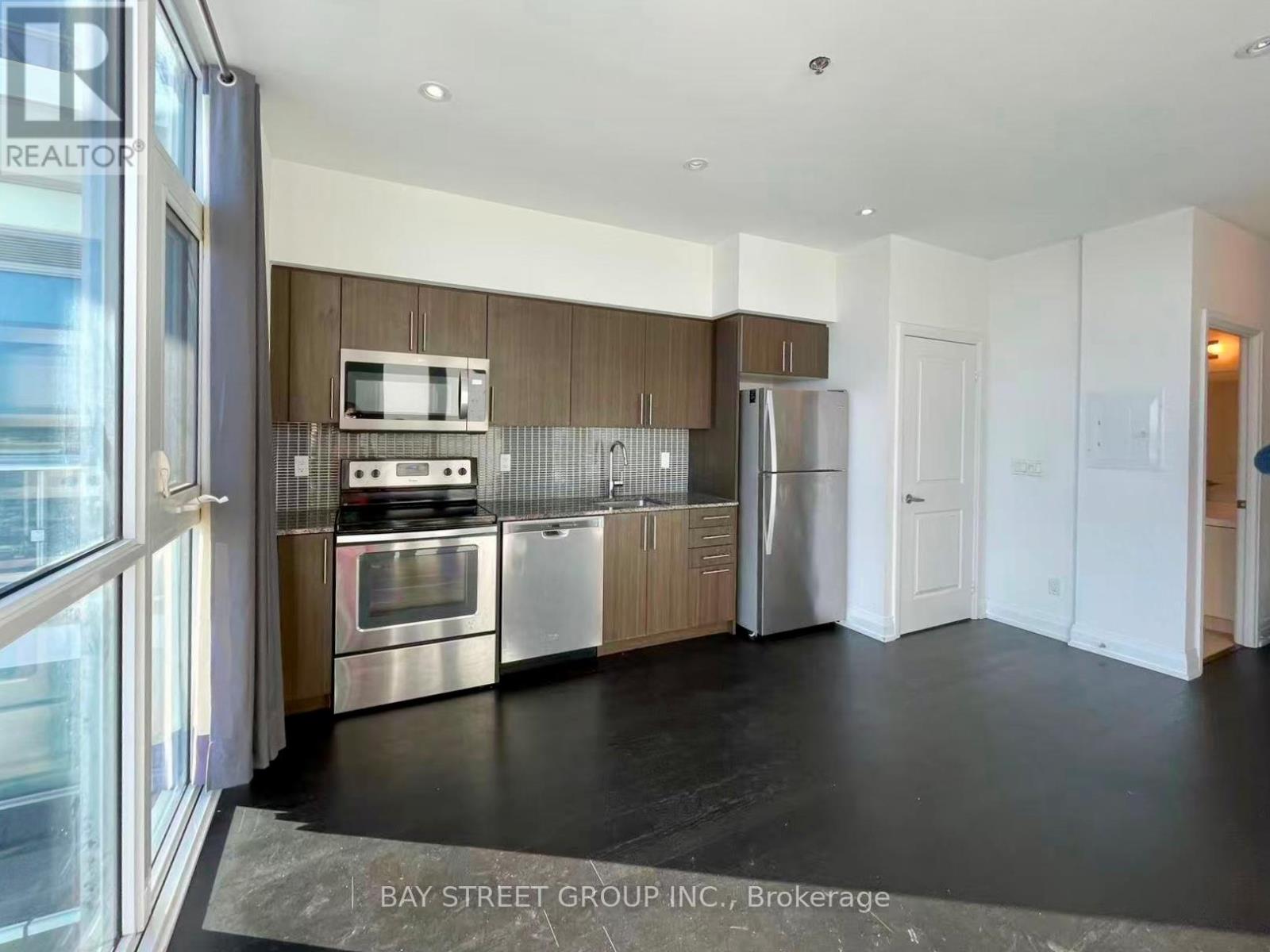 515 - 65 Speers Road, Oakville, Ontario  L6K 0J1 - Photo 3 - W12726922