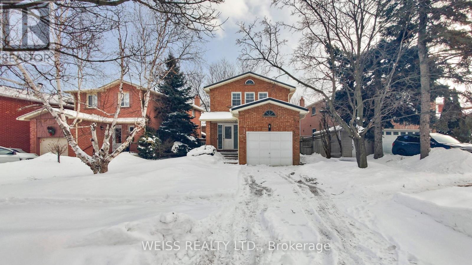 9 TRALEE STREET, Brampton, Ontario