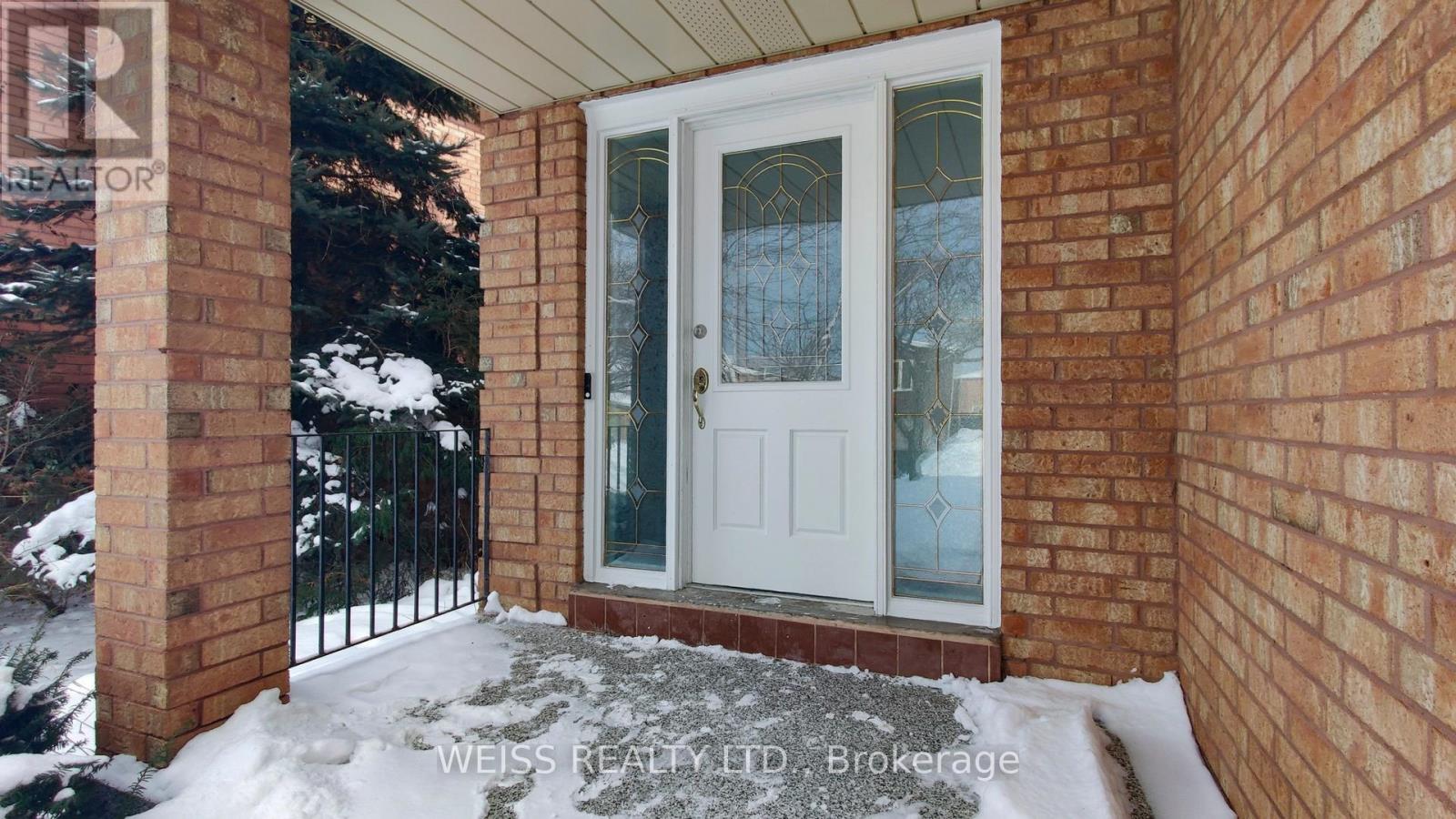 9 Tralee Street, Brampton, Ontario  L6Z 2X4 - Photo 3 - W12726940