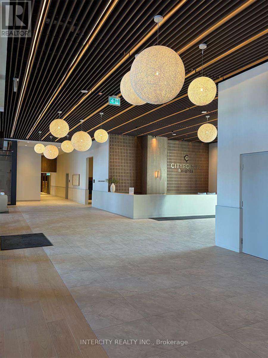 416 - 15 Skyridge Drive S, Brampton, Ontario  L6P 4S3 - Photo 3 - W12726950