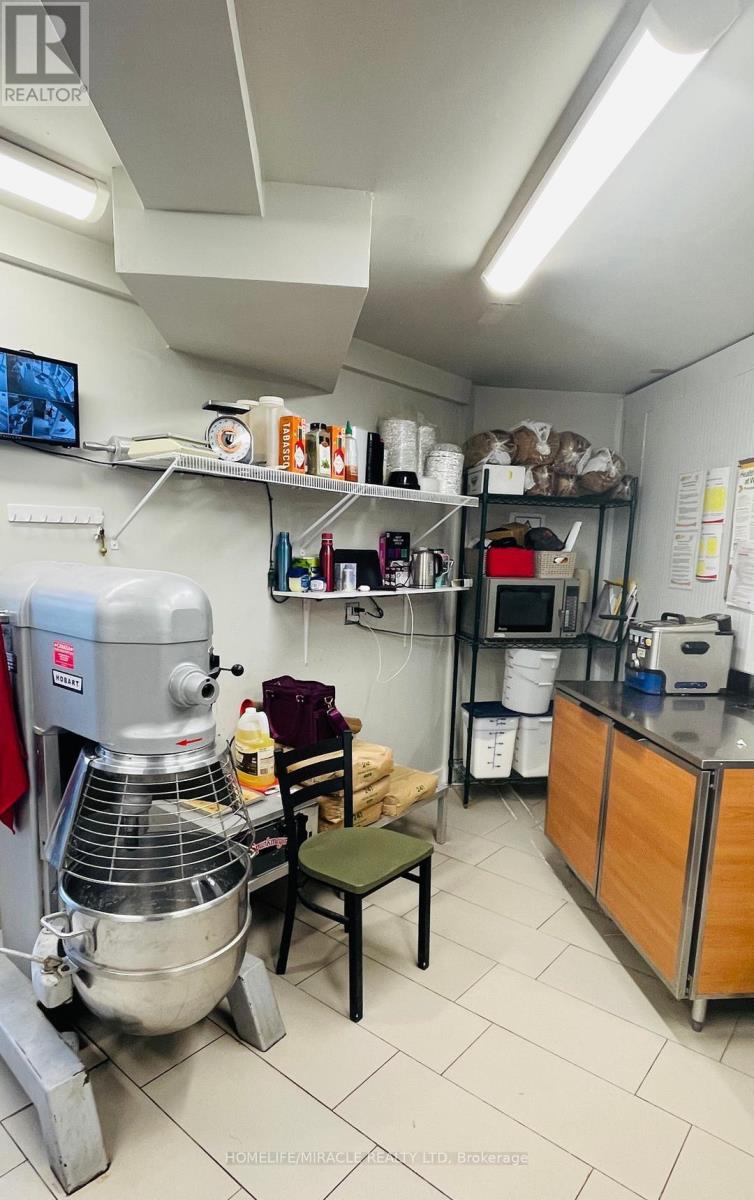 3 - 230-232 Kent Street W, Kawartha Lakes, Ontario  K9V 6A4 - Photo 3 - X12726904