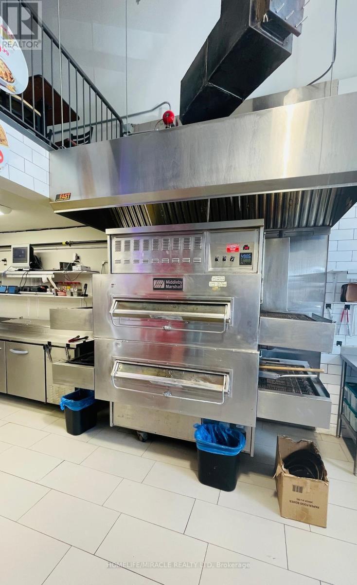 3 - 230-232 Kent Street W, Kawartha Lakes, Ontario  K9V 6A4 - Photo 8 - X12726904