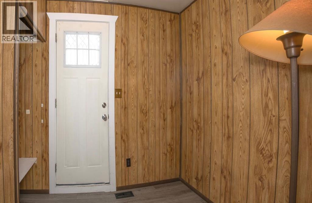 5124 52 Avenue S, Viking, Alberta  T0B 4N0 - Photo 3 - A2271035