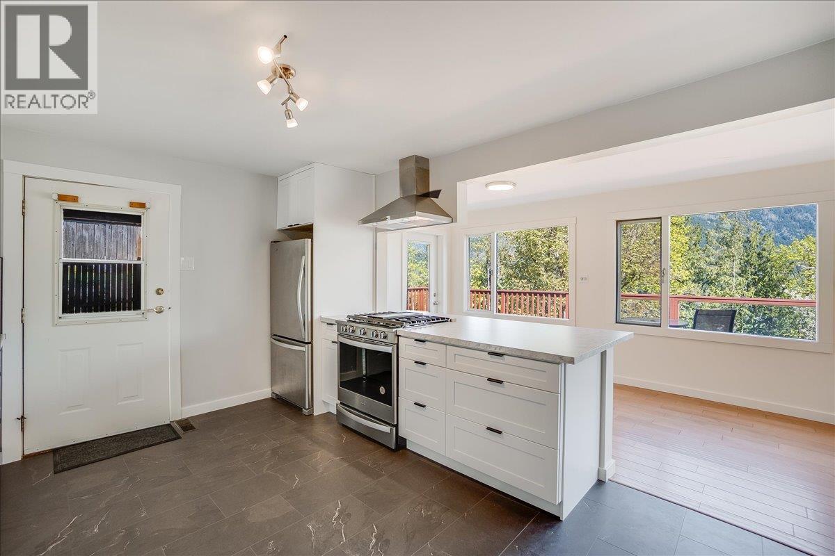 604 Wasson Street, Nelson, British Columbia  V1L 3G7 - Photo 10 - 10372622