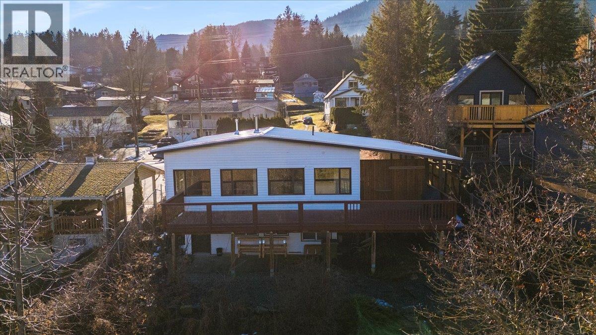 604 Wasson Street, Nelson, British Columbia  V1L 3G7 - Photo 3 - 10372622