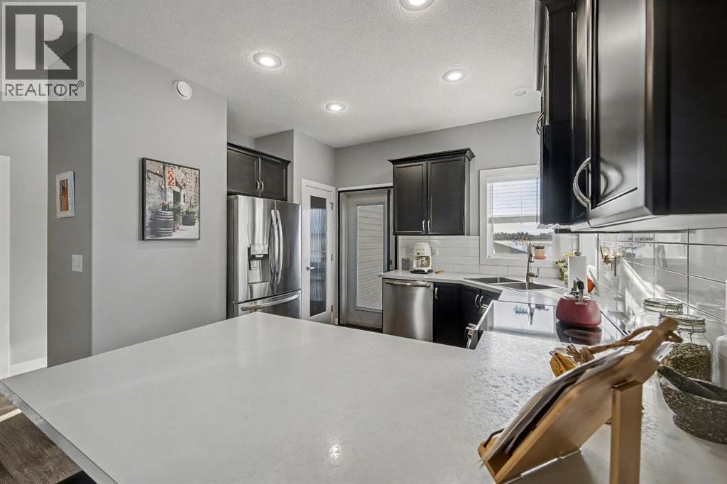 49 Aztec Crescent, Blackfalds, Alberta  T4M 0M2 - Photo 5 - A2279039