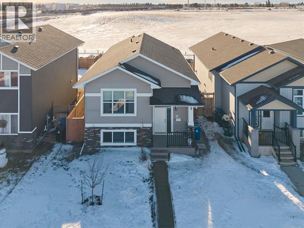 49 Aztec Crescent, Blackfalds, Alberta  T4M 0M2 - Photo 1 - A2279039