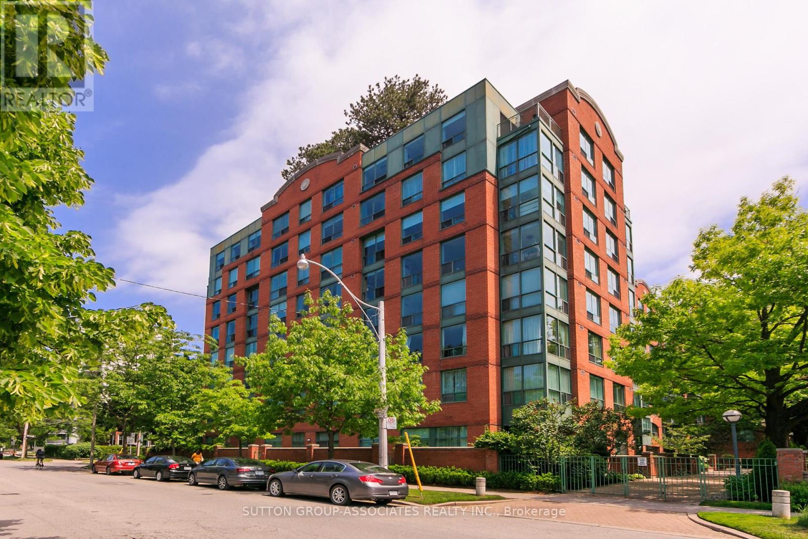 827 - 95 PRINCE ARTHUR AVENUE, Toronto, Ontario