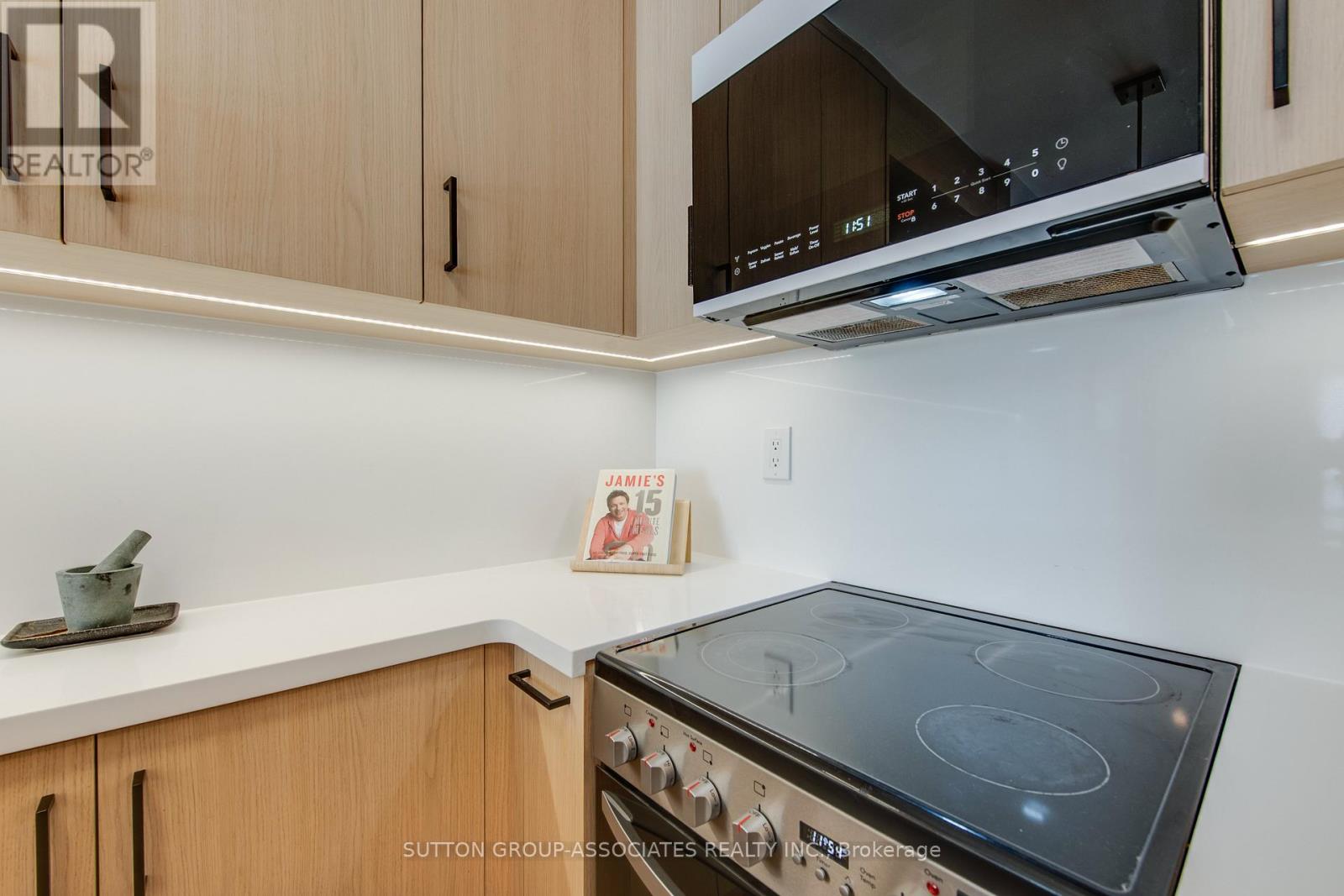 827 - 95 Prince Arthur Avenue, Toronto, Ontario  M5R 3P6 - Photo 8 - C12726970