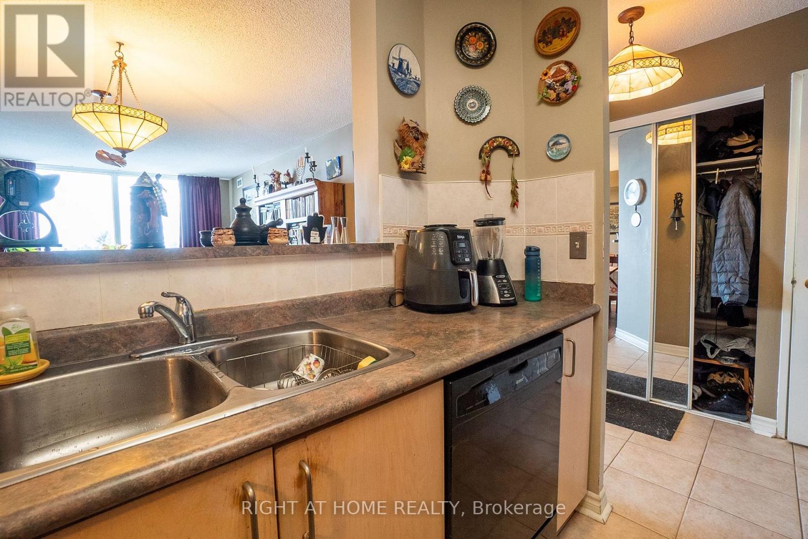 514 - 906 Sheppard Avenue W, Toronto, Ontario  M3H 2T5 - Photo 14 - C12727000