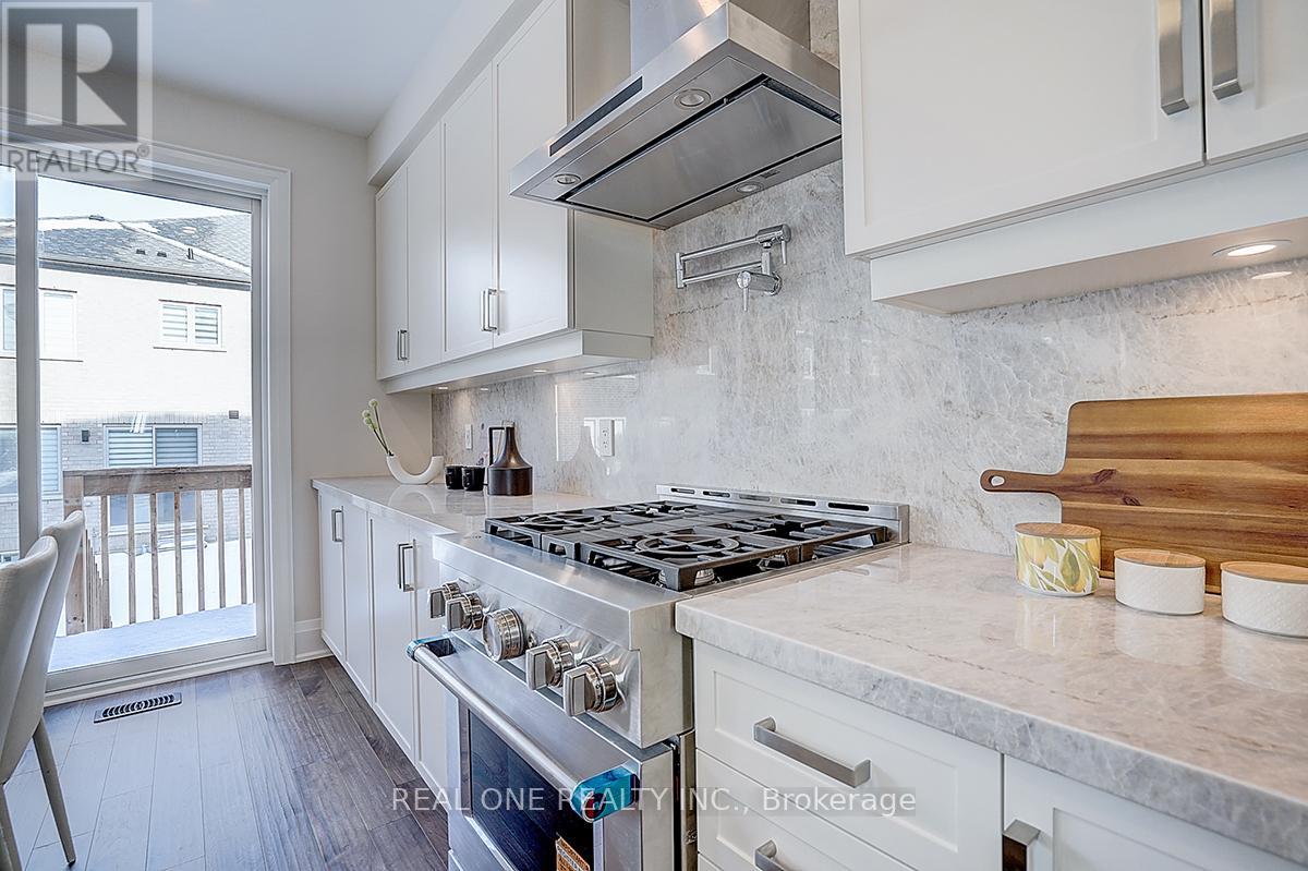 18 Mace Avenue, Richmond Hill, Ontario  L4E 1K8 - Photo 17 - N12726980