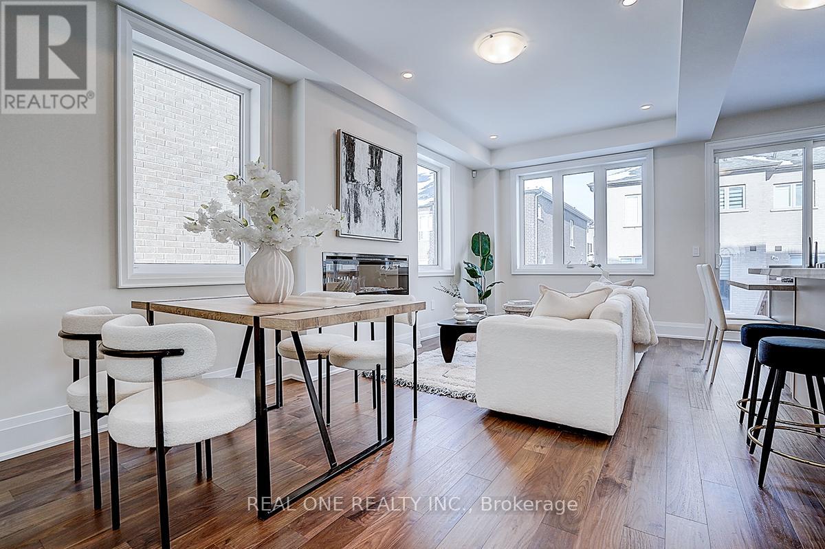 18 Mace Avenue, Richmond Hill, Ontario  L4E 1K8 - Photo 4 - N12726980