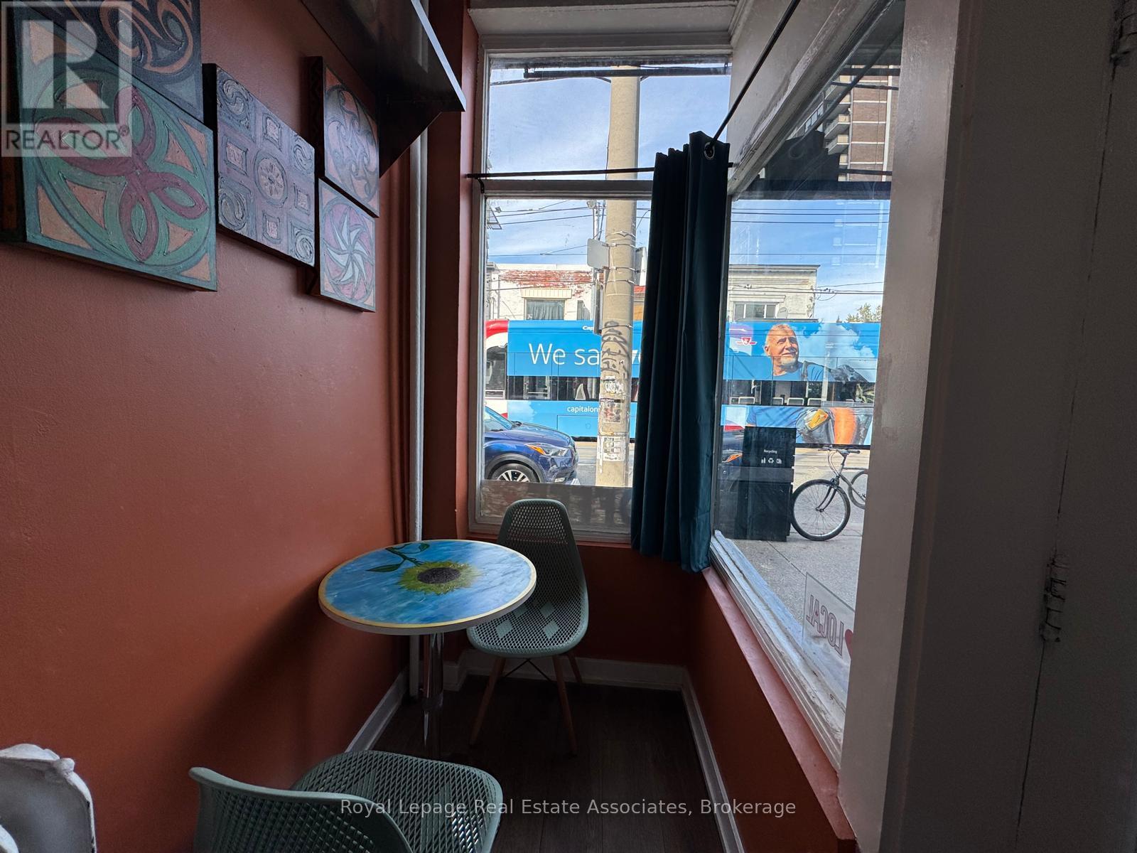 1537 Queen Street W, Toronto, Ontario  M6R 1A7 - Photo 8 - W12443545