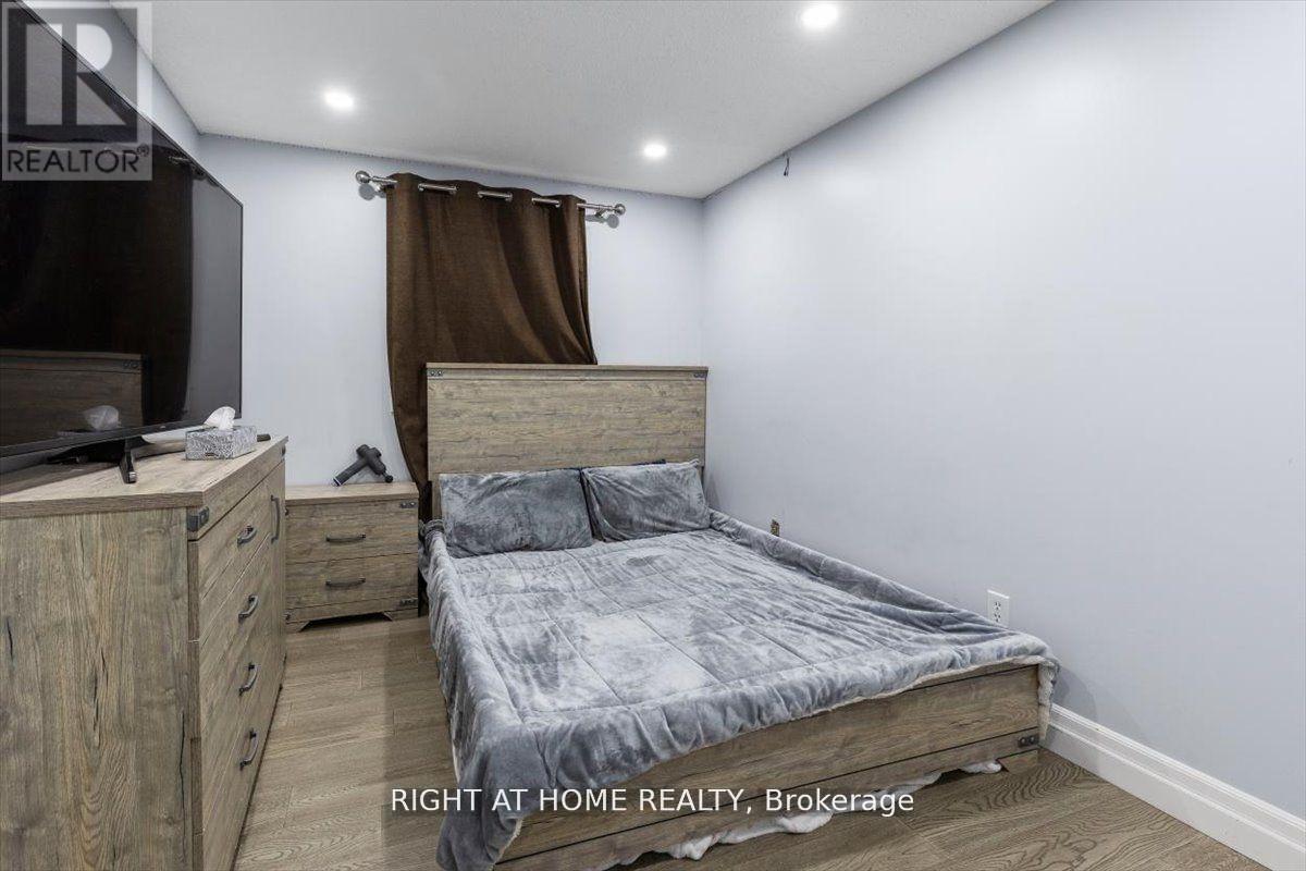 275 Tagge Crescent, Kitchener, Ontario  N2K 3R7 - Photo 12 - X12726990