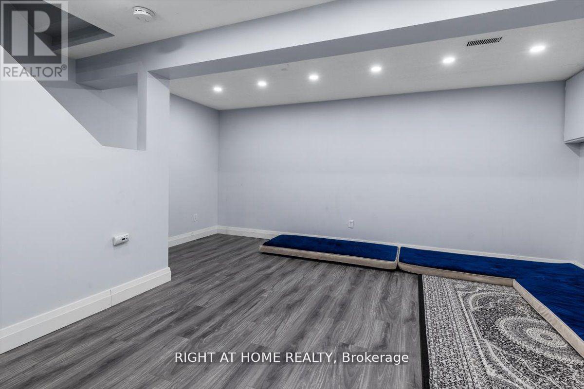 275 Tagge Crescent, Kitchener, Ontario  N2K 3R7 - Photo 15 - X12726990