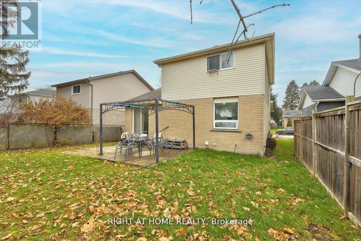 275 Tagge Crescent, Kitchener, Ontario  N2K 3R7 - Photo 20 - X12726990