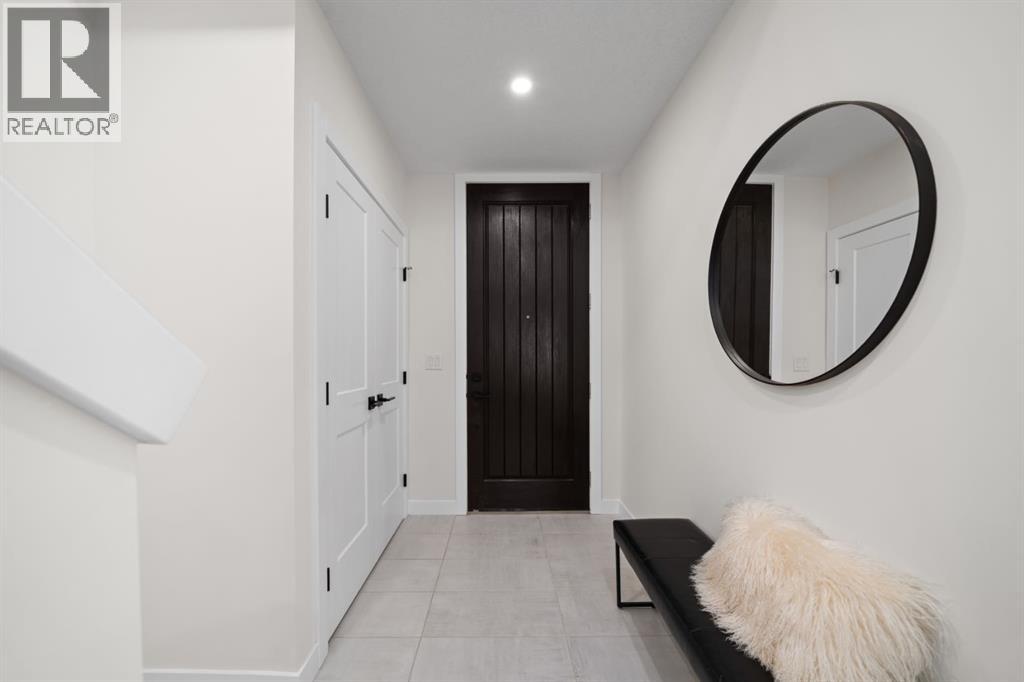 104 Crestridge Common Sw, Calgary, Alberta  T3B 6J5 - Photo 2 - A2279134