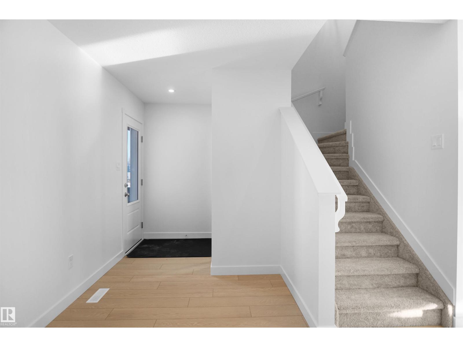 903 19 Av Nw, Edmonton, Alberta  T6T 2V2 - Photo 2 - E4470976