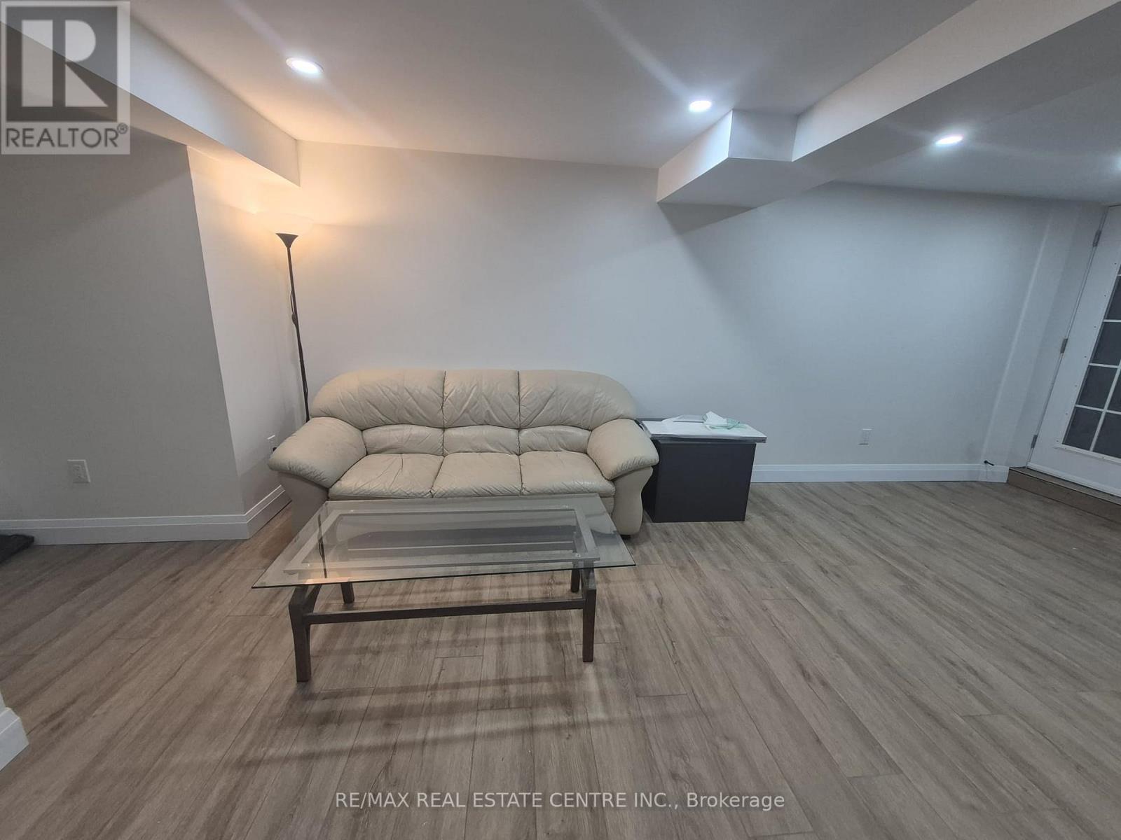 Legal Basement Unit - 1390 Conliffe Court, Mississauga, Ontario  L5C 1R3 - Photo 13 - W12650914