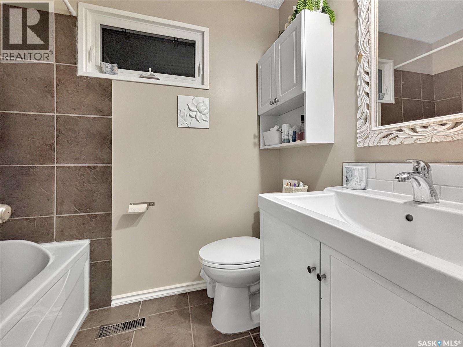 A 2004 Foley Drive, North Battleford, Saskatchewan  S9A 3G9 - Photo 11 - SK025760