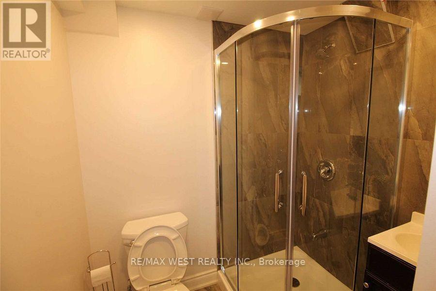 Upper - 53 Sutherland Avenue, Brampton, Ontario  L6V 2H6 - Photo 13 - W12727026