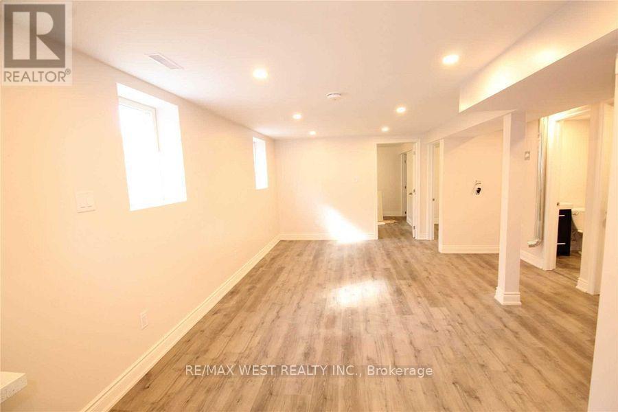 Upper - 53 Sutherland Avenue, Brampton, Ontario  L6V 2H6 - Photo 17 - W12727026