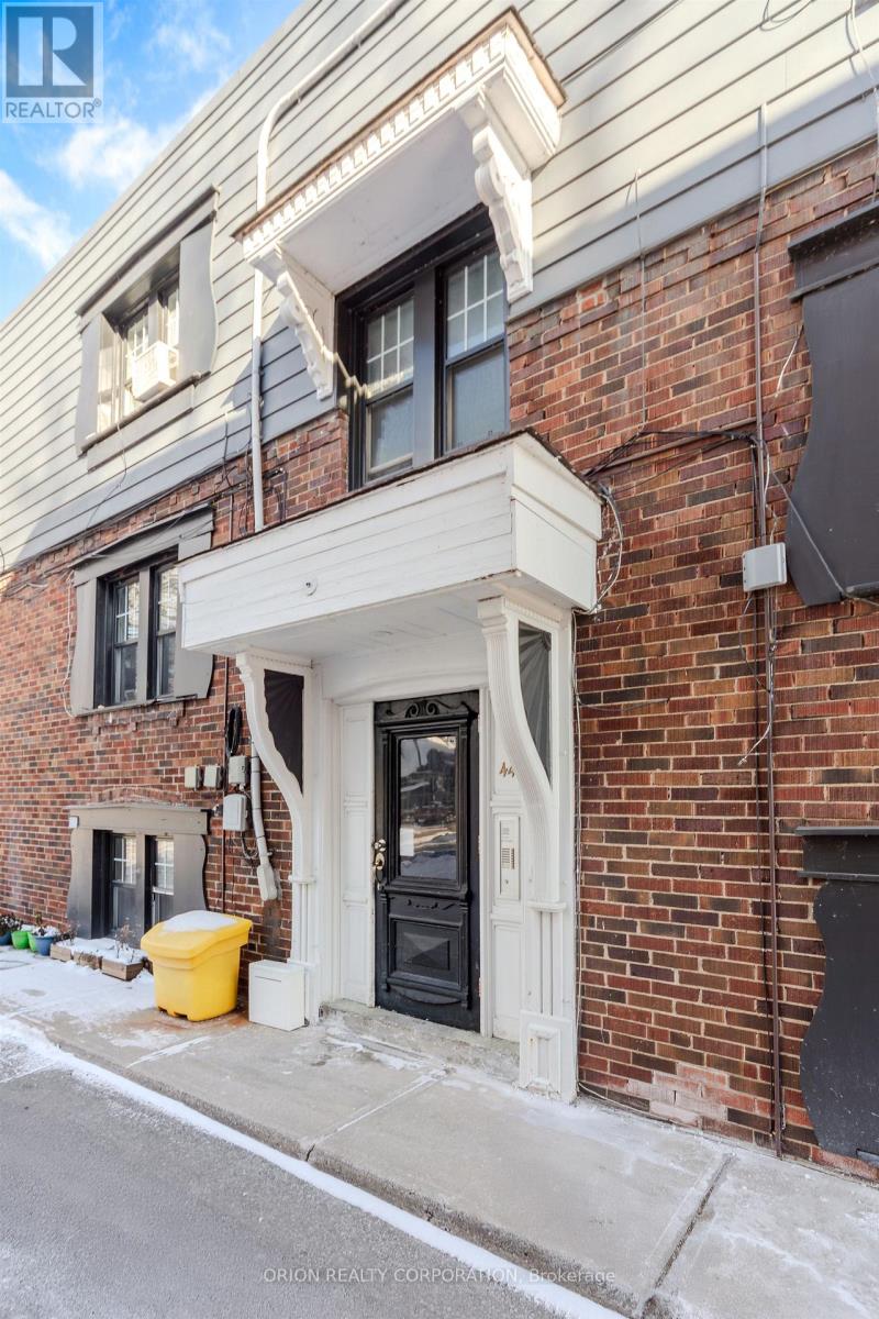 1 - 44 Emerald Crescent, Toronto, Ontario  M8V 2B6 - Photo 11 - W12727030