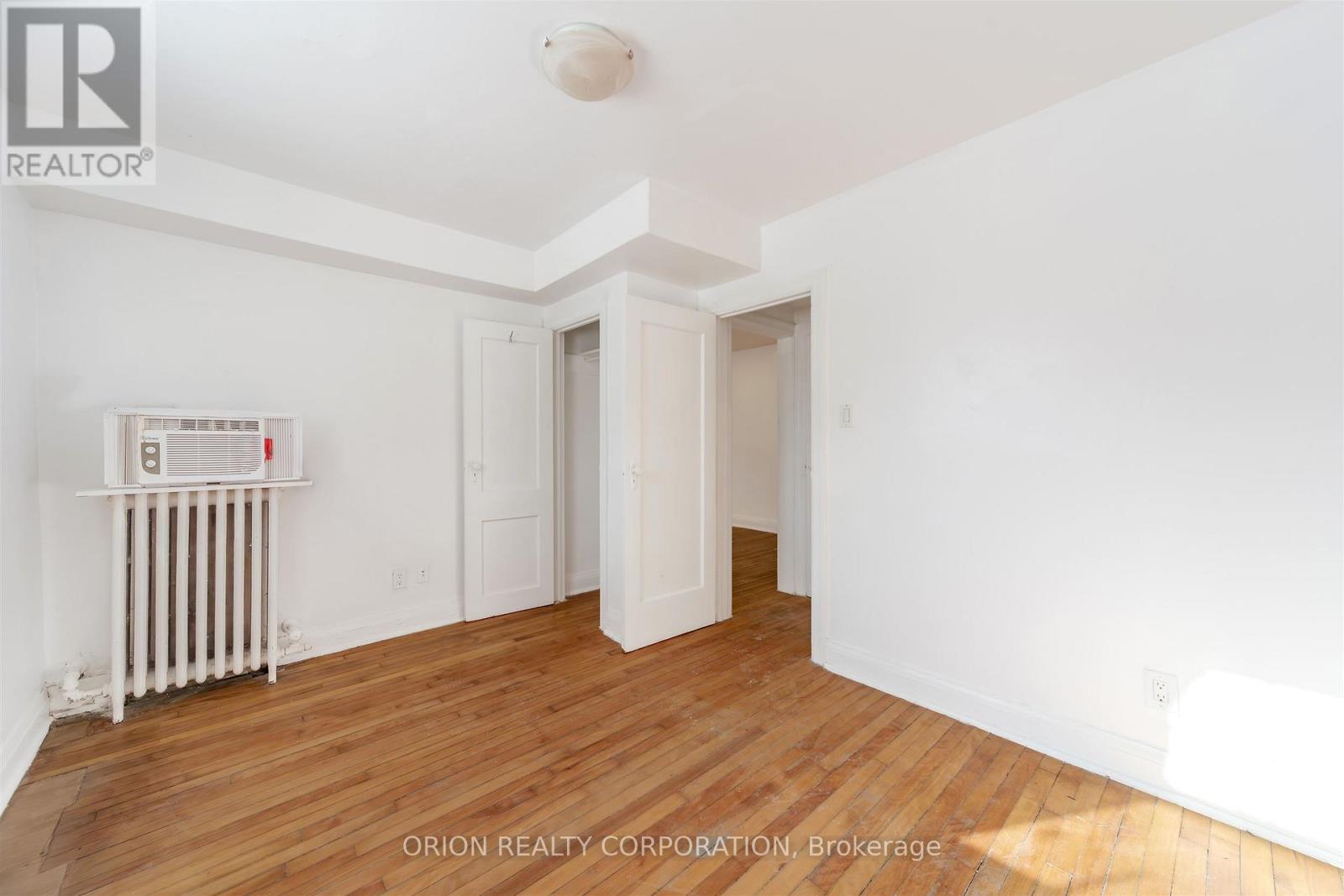 1 - 44 Emerald Crescent, Toronto, Ontario  M8V 2B6 - Photo 7 - W12727030