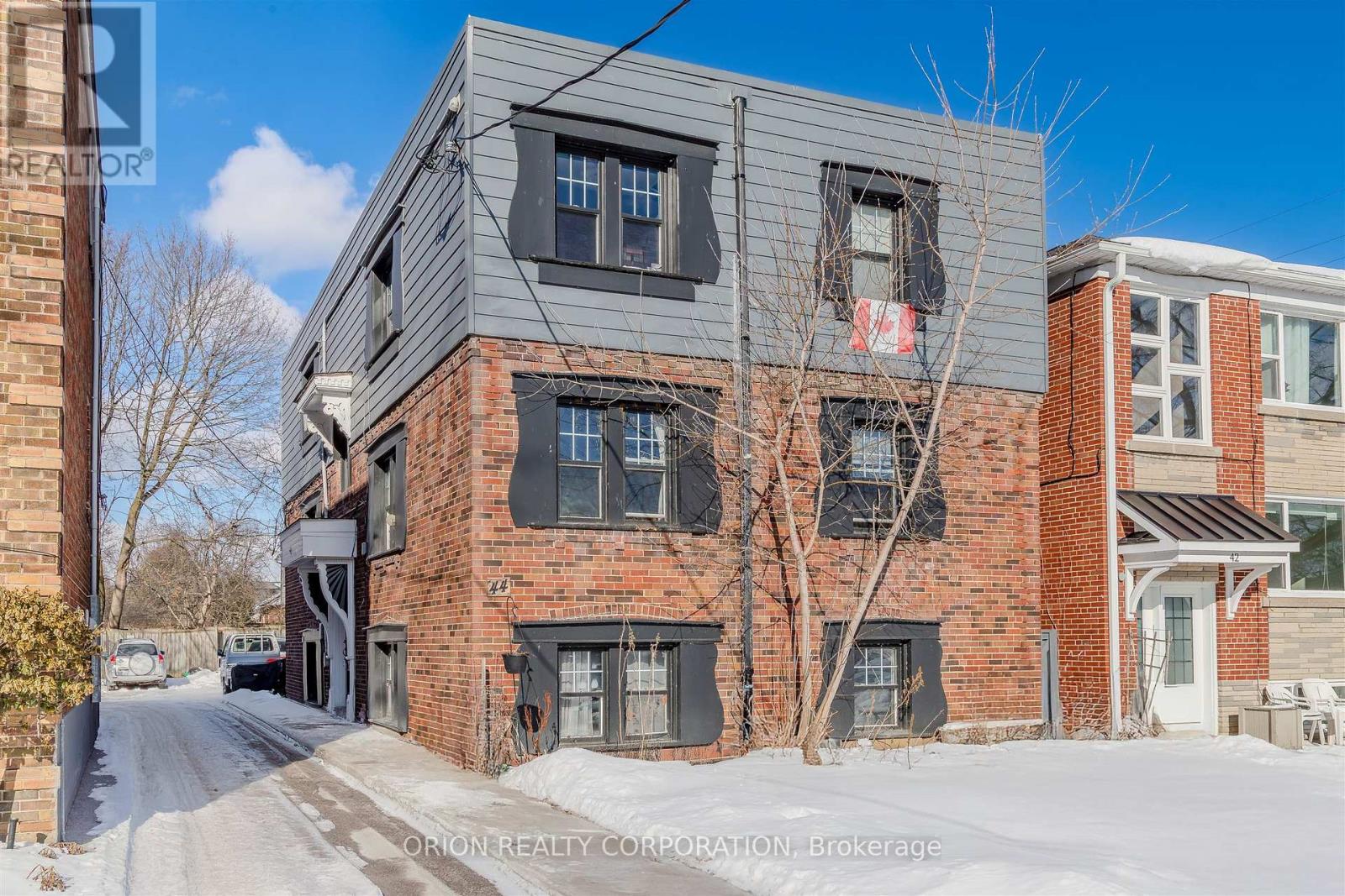 6 - 44 EMERALD CRESCENT, Toronto, Ontario