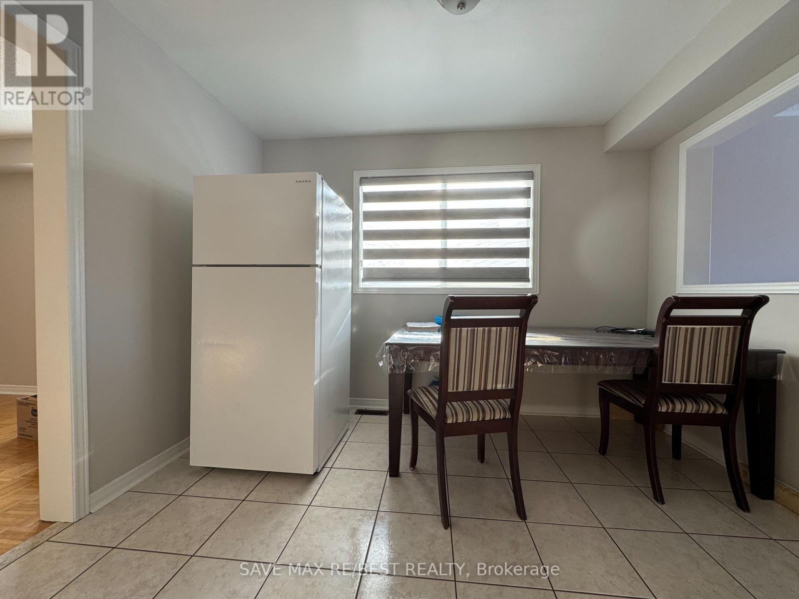 Main - 48 Zia Dodda Crescent, Brampton, Ontario  L6P 1J5 - Photo 5 - W12727058