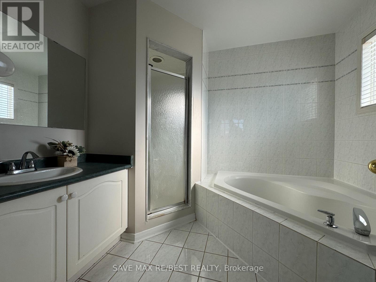 Main - 48 Zia Dodda Crescent, Brampton, Ontario  L6P 1J5 - Photo 9 - W12727058