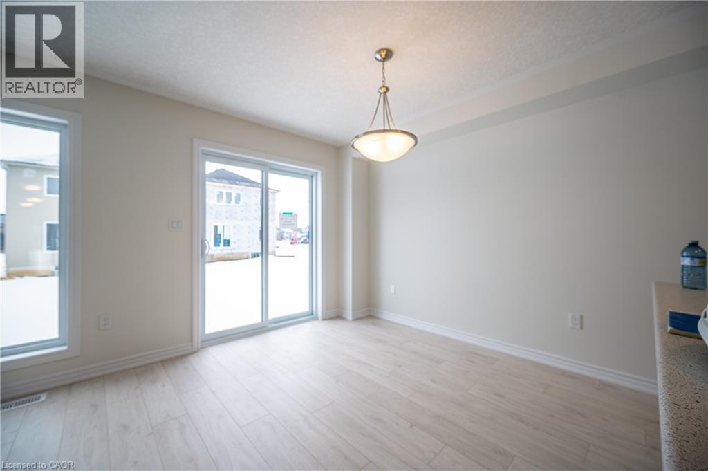 18 Pine Warbler Street, Kitchener, Ontario  N2P 0L6 - Photo 8 - 40800597