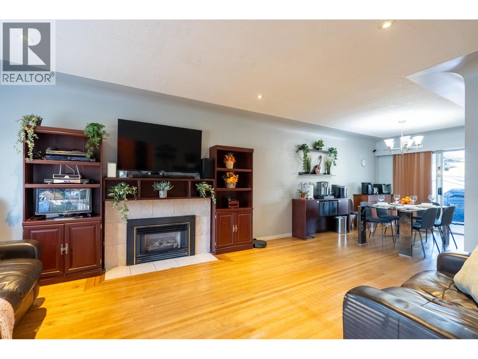 22023 Lougheed Highway, Maple Ridge, British Columbia  V2X 2S7 - Photo 10 - R3075295