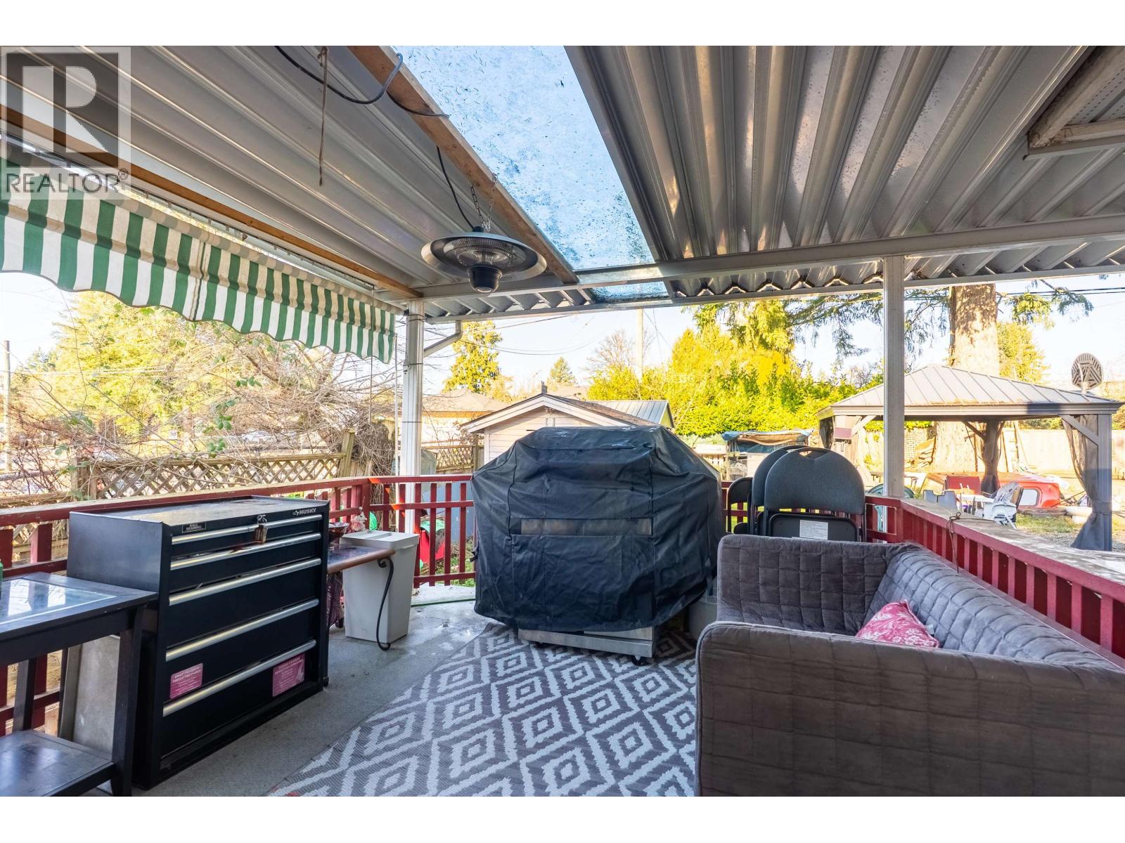 22023 Lougheed Highway, Maple Ridge, British Columbia  V2X 2S7 - Photo 15 - R3075295