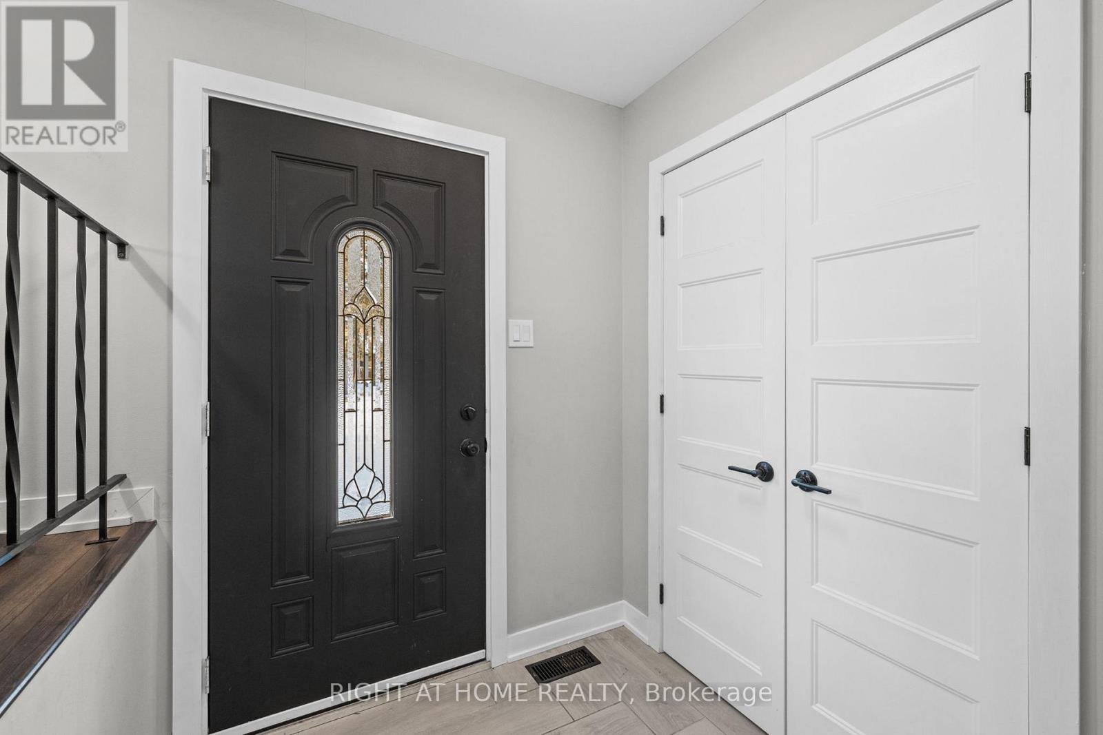 12 Butterfield Road, Ottawa, Ontario  K0A 3P0 - Photo 3 - X12727102