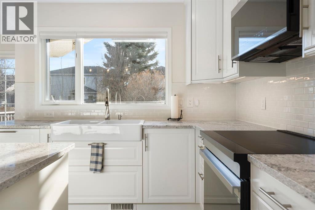 209 Hawkstone Drive Nw, Calgary, Alberta  T3G 3R1 - Photo 15 - A2278752