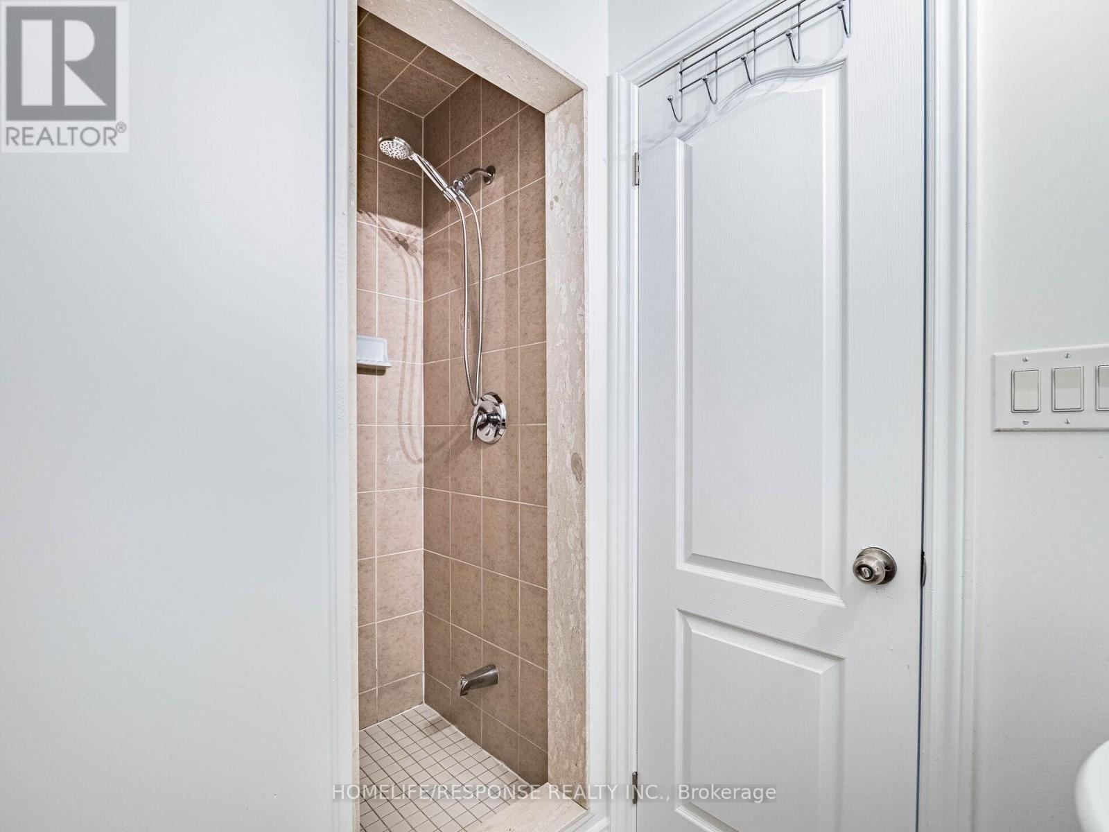 Upper - 7272 Milano Court, Mississauga, Ontario  L5W 0A2 - Photo 20 - W12672906